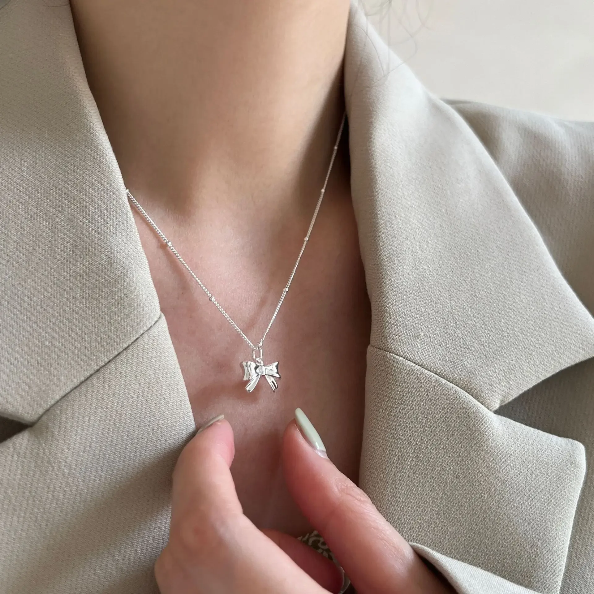 Bow Necklace Cute and Sweet Lady Butterfly Collarbone Necklace Necklace for Women Minimalist Jewelry Bow Necklace Cute and Sweet Lady Butterfly Collarbone Necklace Necklace for Women Minimalist Jewelry