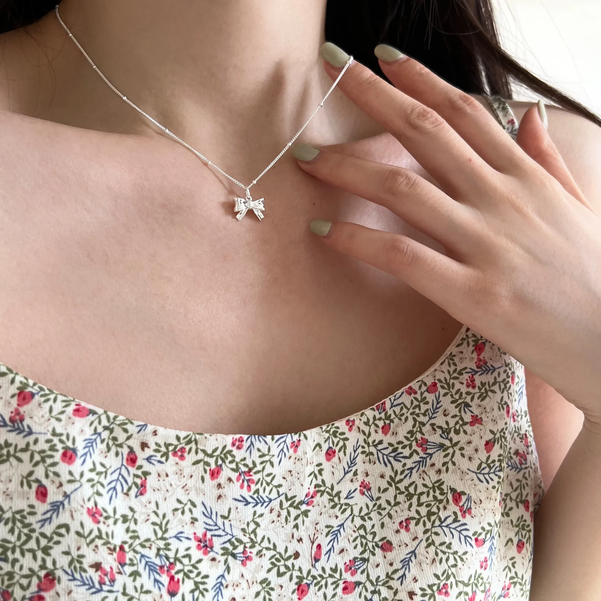 Bow Necklace Cute and Sweet Lady Butterfly Collarbone Necklace Necklace for Women Minimalist Jewelry Bow Necklace Cute and Sweet Lady Butterfly Collarbone Necklace Necklace for Women Minimalist Jewelry