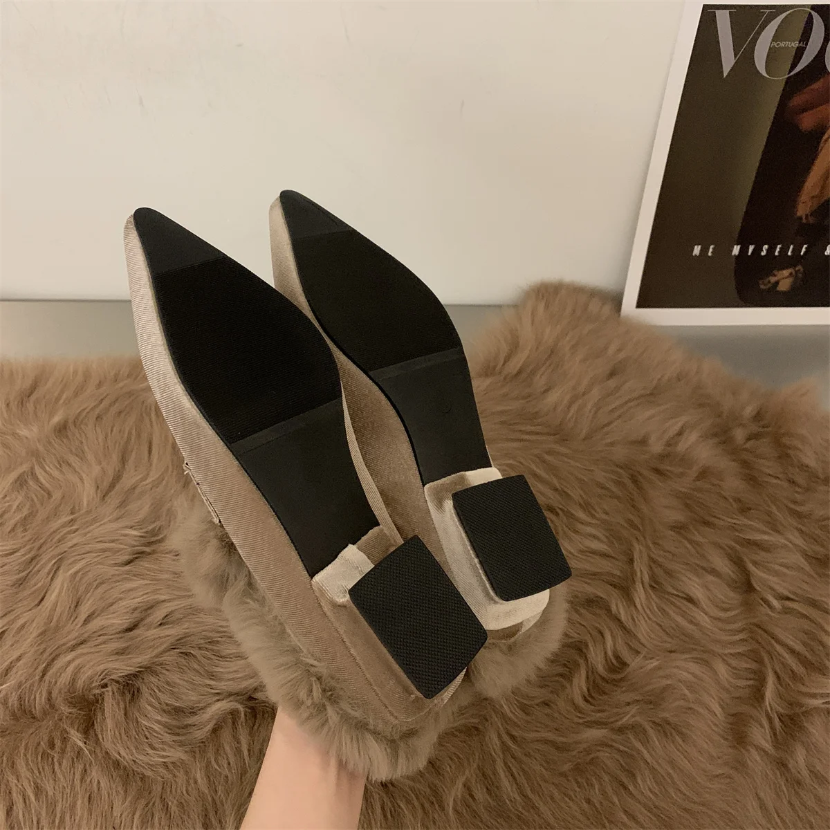 Women's Slippers Plush Flat Bottomed Mule Fashion Pointed Slippers Indoor and Outdoor Sexy Cotton Thermal Slippers Winter 2024 Women's Slippers Plush Flat Bottomed Mule Fashion Pointed Slippers Indoor and Outdoor Sexy Cotton Thermal Slippers Winter 2024