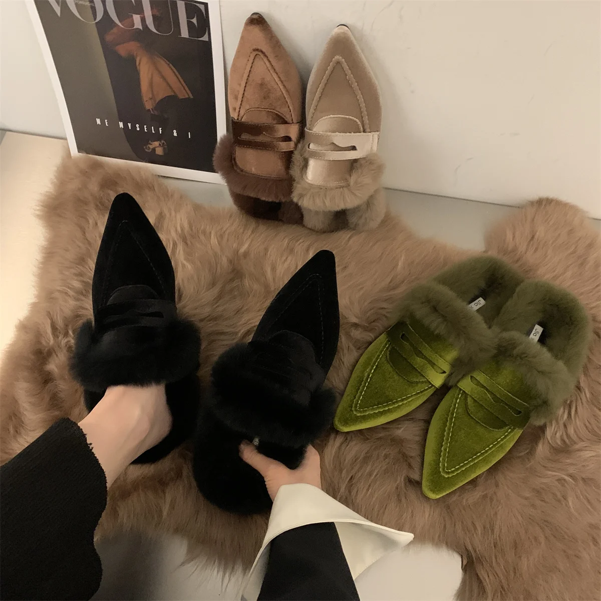 Women's Slippers Plush Flat Bottomed Mule Fashion Pointed Slippers Indoor and Outdoor Sexy Cotton Thermal Slippers Winter 2024 Women's Slippers Plush Flat Bottomed Mule Fashion Pointed Slippers Indoor and Outdoor Sexy Cotton Thermal Slippers Winter 2024