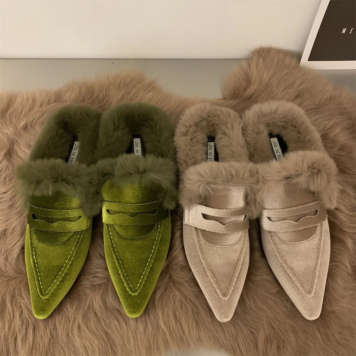 Women's Slippers Plush Flat Bottomed Mule Fashion Pointed Slippers Indoor and Outdoor Sexy Cotton Thermal Slippers Winter 2024 Women's Slippers Plush Flat Bottomed Mule Fashion Pointed Slippers Indoor and Outdoor Sexy Cotton Thermal Slippers Winter 2024