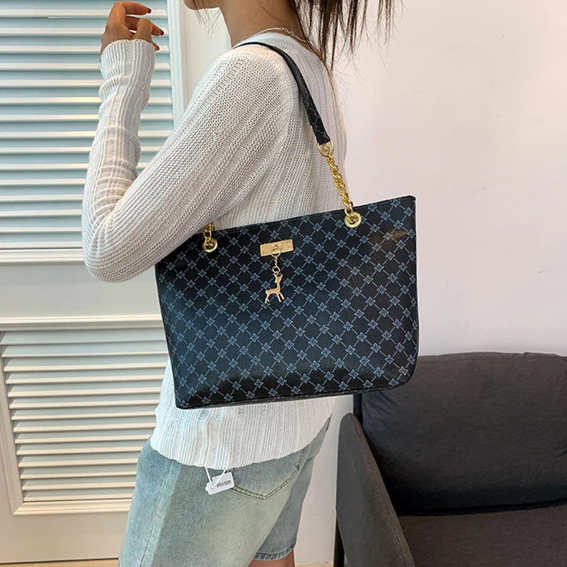 New Presbyopia Handbag Texture Soft Leather Large Capacity Tote Women Bag With Hanging Accessories Shoulder Bag New Presbyopia Handbag Texture Soft Leather Large Capacity Tote Women Bag With Hanging Accessories Shoulder Bag