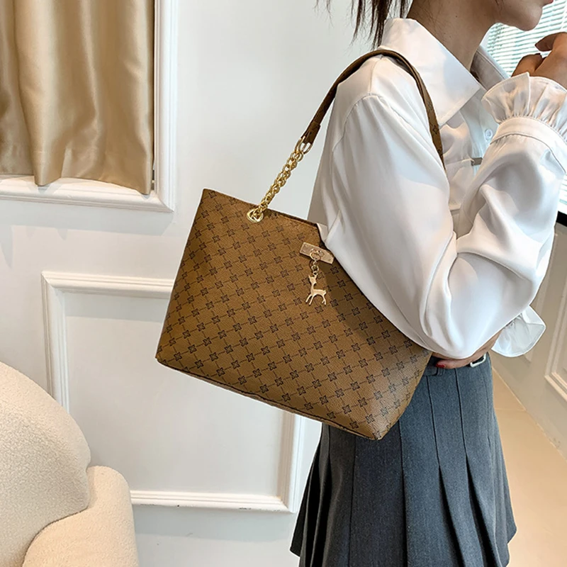 New Presbyopia Handbag Texture Soft Leather Large Capacity Tote Women Bag With Hanging Accessories Shoulder Bag New Presbyopia Handbag Texture Soft Leather Large Capacity Tote Women Bag With Hanging Accessories Shoulder Bag