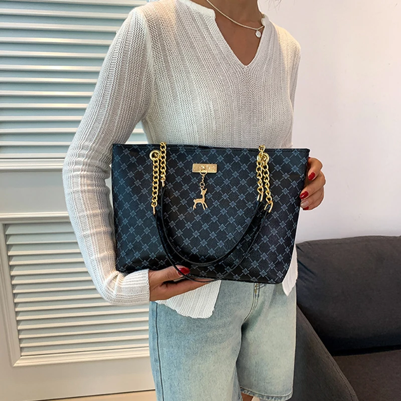 New Presbyopia Handbag Texture Soft Leather Large Capacity Tote Women Bag With Hanging Accessories Shoulder Bag New Presbyopia Handbag Texture Soft Leather Large Capacity Tote Women Bag With Hanging Accessories Shoulder Bag