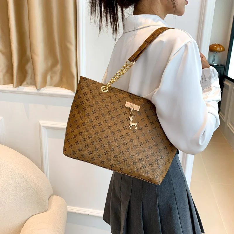 New Presbyopia Handbag Texture Soft Leather Large Capacity Tote Women Bag With Hanging Accessories Shoulder Bag New Presbyopia Handbag Texture Soft Leather Large Capacity Tote Women Bag With Hanging Accessories Shoulder Bag