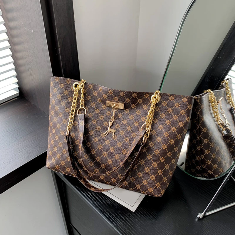 New Presbyopia Handbag Texture Soft Leather Large Capacity Tote Women Bag With Hanging Accessories Shoulder Bag New Presbyopia Handbag Texture Soft Leather Large Capacity Tote Women Bag With Hanging Accessories Shoulder Bag