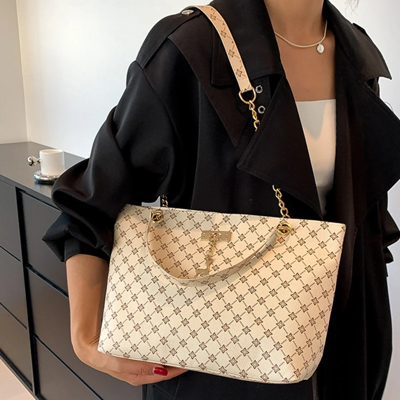 New Presbyopia Handbag Texture Soft Leather Large Capacity Tote Women Bag With Hanging Accessories Shoulder Bag New Presbyopia Handbag Texture Soft Leather Large Capacity Tote Women Bag With Hanging Accessories Shoulder Bag