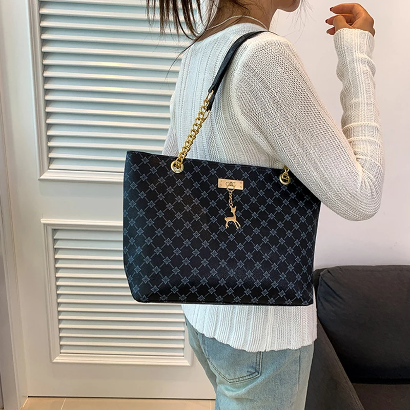 New Presbyopia Handbag Texture Soft Leather Large Capacity Tote Women Bag With Hanging Accessories Shoulder Bag New Presbyopia Handbag Texture Soft Leather Large Capacity Tote Women Bag With Hanging Accessories Shoulder Bag