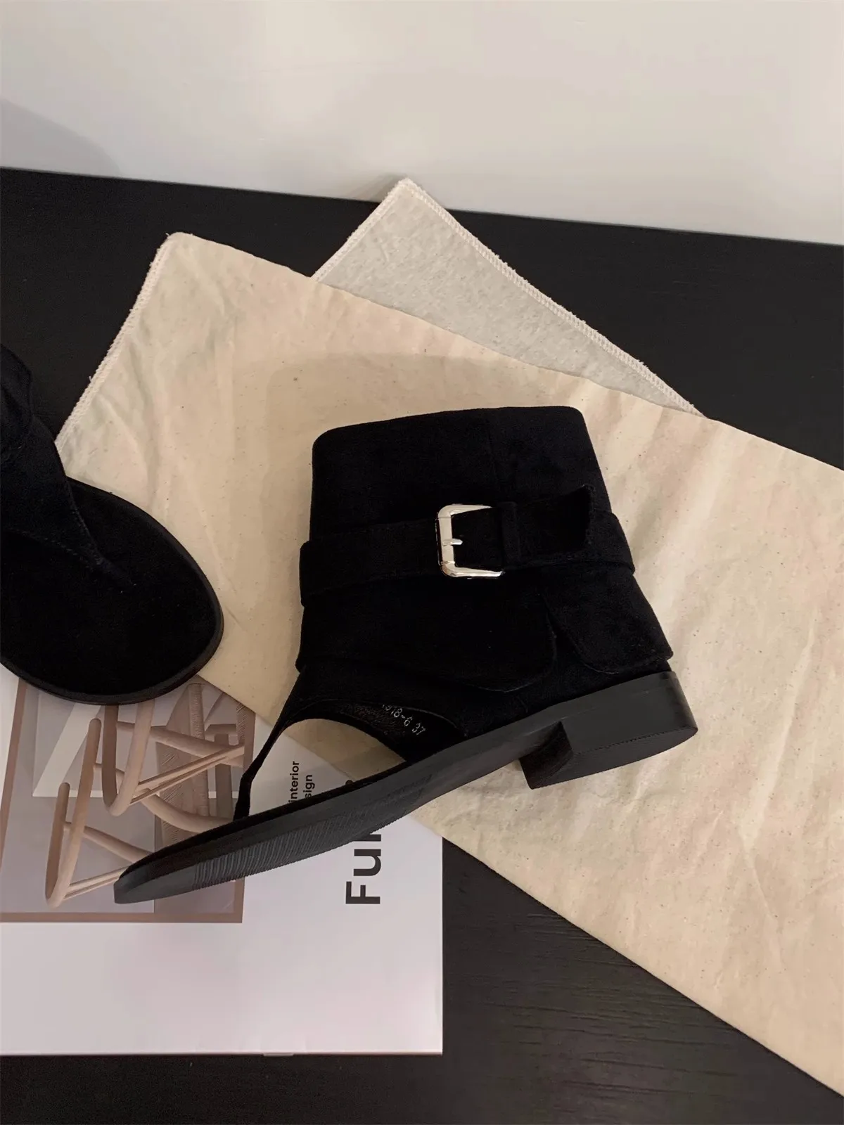 Women Peep Toe Boots2025 Summer New Flip Flops Luxury Vintage Cool Boots Breathable Comfortable Fashion Square Button Sandals Women Peep Toe Boots2025 Summer New Flip Flops Luxury Vintage Cool Boots Breathable Comfortable Fashion Square Button Sandals