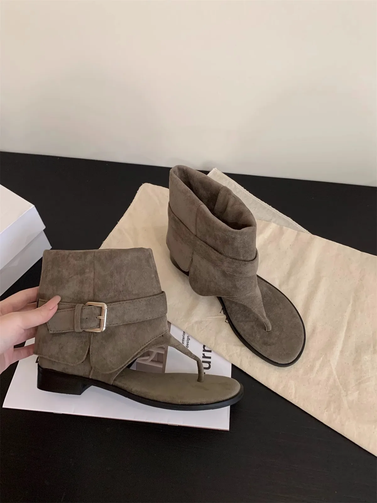 Women Peep Toe Boots2025 Summer New Flip Flops Luxury Vintage Cool Boots Breathable Comfortable Fashion Square Button Sandals Women Peep Toe Boots2025 Summer New Flip Flops Luxury Vintage Cool Boots Breathable Comfortable Fashion Square Button Sandals